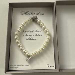 New Roman Bracelet Faux Pearls Mother of One heart D1